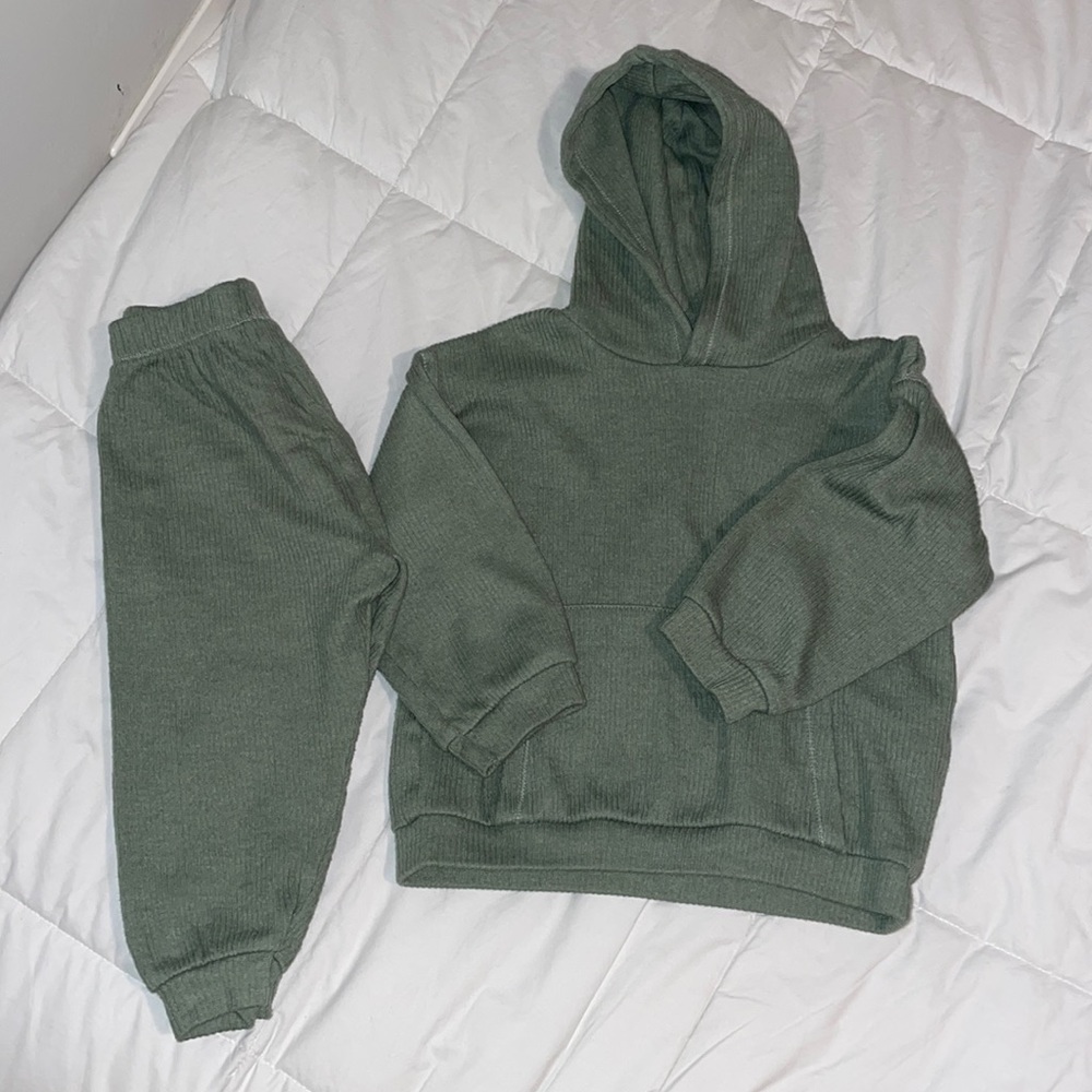 Zara 3/4.  Olive Green sweatsuit.  Worn 3X!